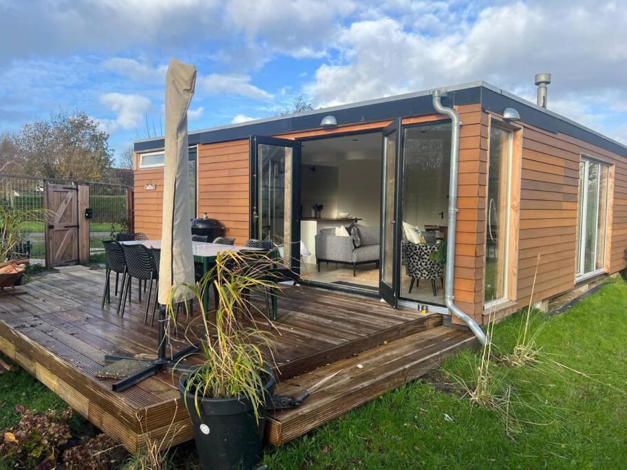 Moderne Bungalow Voor 6 Personen 朱丽安娜多普 外观 照片